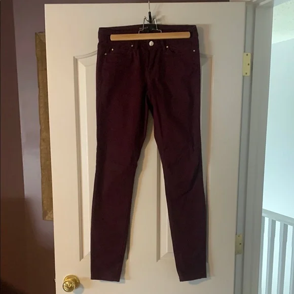 RW&CO. Women's Skinny Pants in Deep Burgundy - Picture 1 of 1